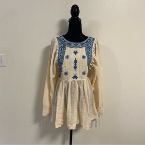 Free People Tunic Women’s Size Medium Cream Blue embroidery Bali Birdie Top